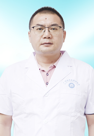 邱建美 